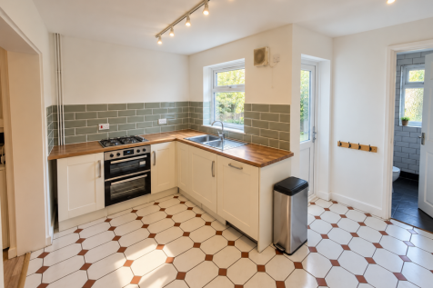 4 Bedroom Terraced in CF24 3DB