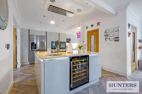 98335_62-Westgate-Guiseley  (7) - Copy_low.jpg