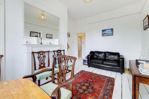 Prince Of Wales Drive, London photo 4