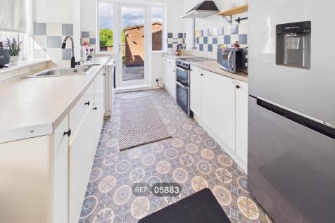 Kitchen / Dining area