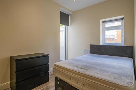 Colum Road, Cathays photo 4