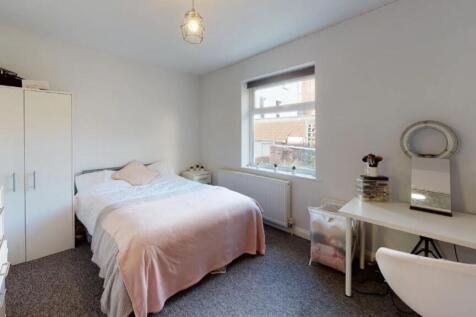 7-bed detached on Fishponds Road, Fishponds, BS16, £4,800/mo