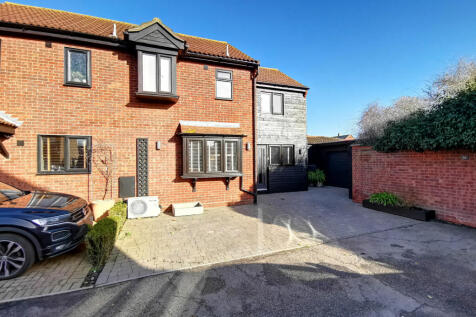 3 Bedroom Semi Detached for Sale