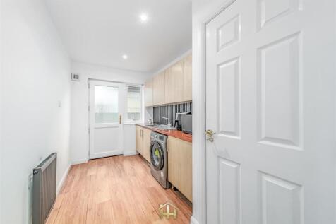 136 WILLIAM FITZGERALD WAY DUNDEE 151225 EDIT (53 