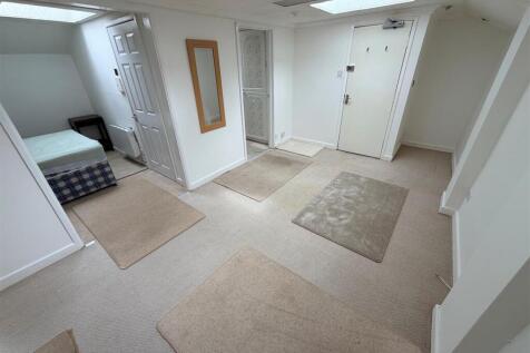 Living Room 3.jpg