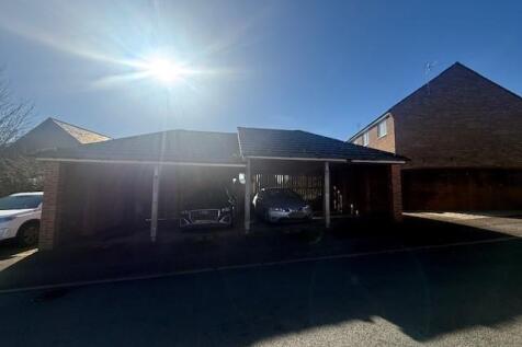 Carport 1.jpg