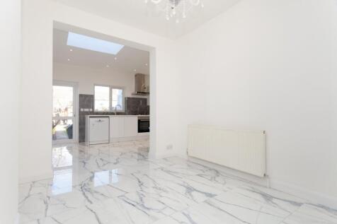 Sanderstead Road, London, E10 photo 3