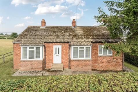 28 High Street, Astcote