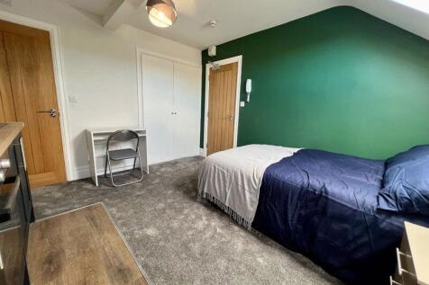 STUDIO ENSUITE ROOM, Ocean Road, South Shields photo 3
