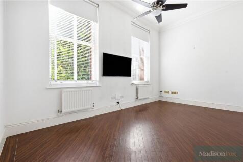 Richmond Drive, Woodford Green, IG8 photo 3
