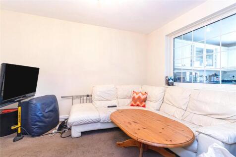 15 Church Rise, Chessington, Surrey, KT9 photo 5