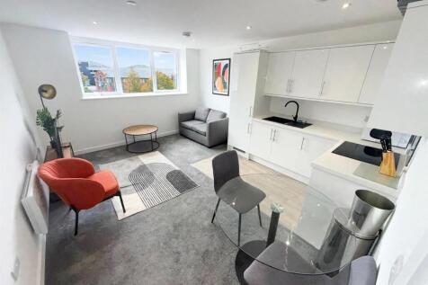02_Living_Area_Second_Angle.jpg