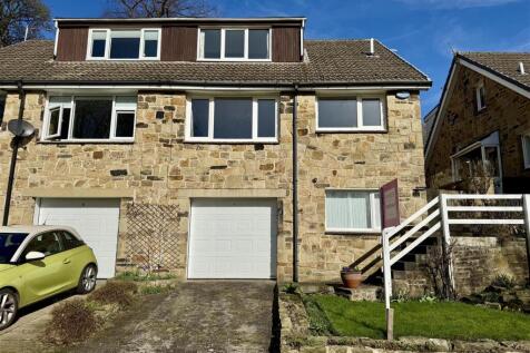EXTERNAL FRONT, GARAGE AND DRIVEWAY