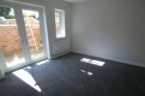 College Street, Nuneaton, Warwickshire, CV10 photo 4