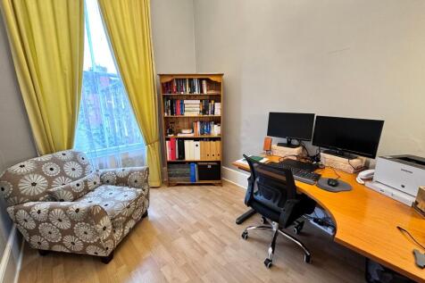 Bedroom/Office