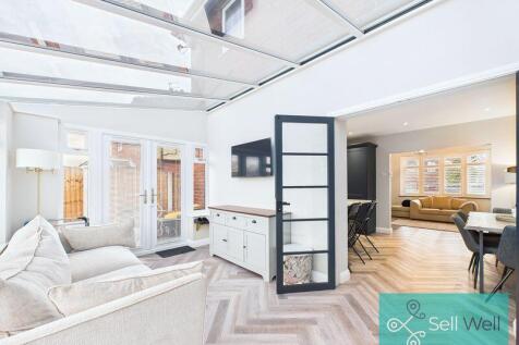 Open-Plan Garden Room