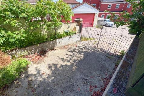 Rear driveway (1).jpg