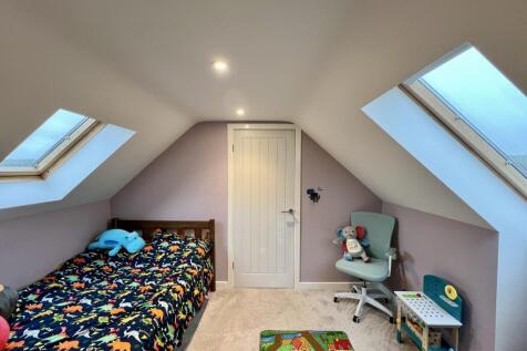 9 Queenshill Park, Ringford - Williamson and Henry