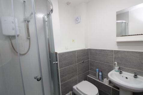 Downstairs bathroom.JPG