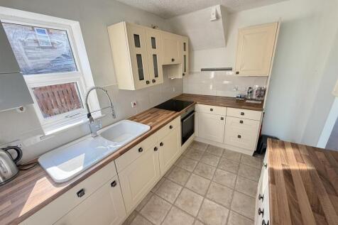 Modern Fitted Kitchen