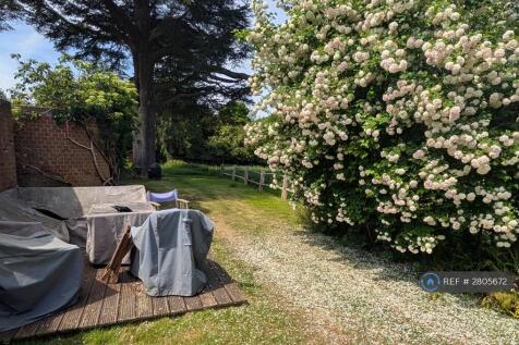 Rear Garden Overlooking Listed Historic Parkland