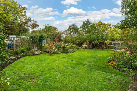 1364852-4-68eccaa...