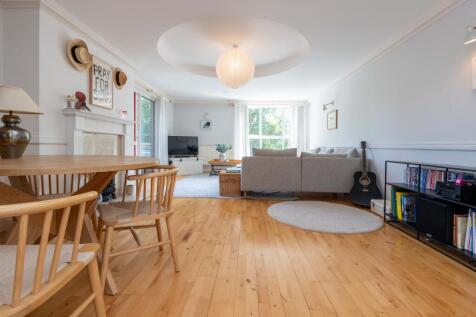 Riviera Court, 1 The Esplanade, Canford Cliffs photo 3