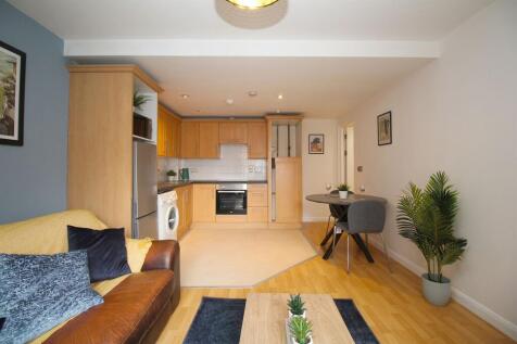 Lounge / Kitchen