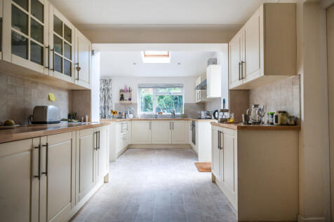 1353936-4-68cbfeb...