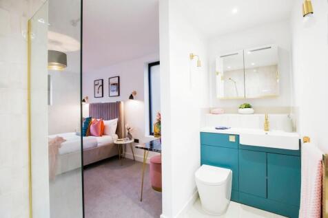 Master Bedroom an...