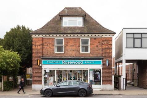 Station Road, E4