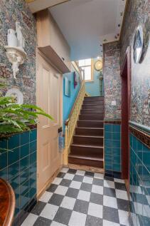 Piercy End 44 Hallway-2.jpg