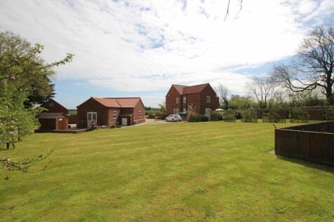 Rear elevation photo 1