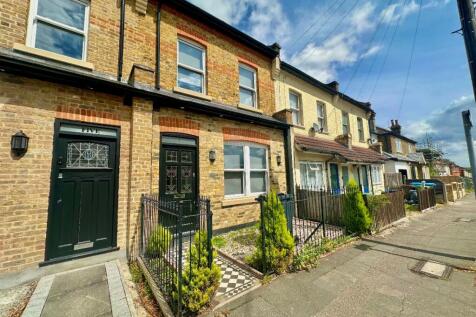 Romford, RM3 - property photo