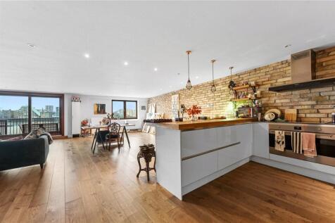Reception/Kitchen