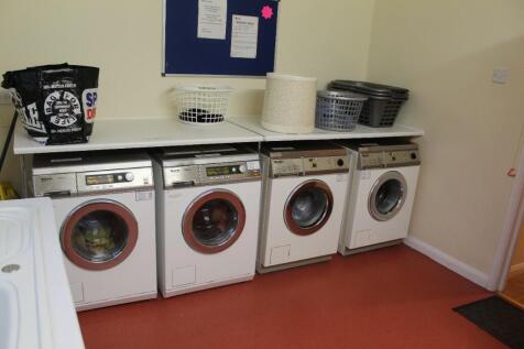 Communal washing roo