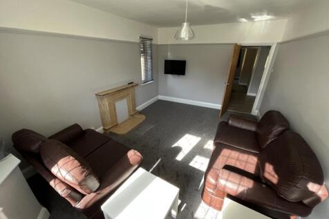 Westfield Drive, Loughborough photo 3