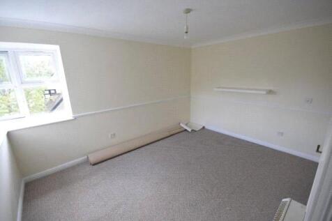 Amersham Avenue, Langdon Hills, Essex, SS16 photo 3