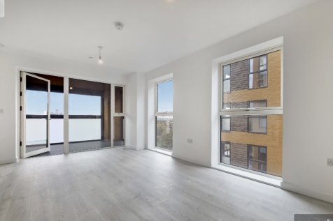 Tabbard Apartments, East Acton Lane, Acton, Ealing photo 3