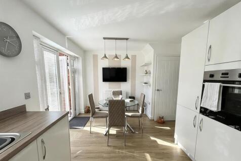 Sunflower Avenue, Pinchbeck photo 3