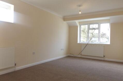 Savile Crescent, Bordon, Hampshire, GU35 photo 3