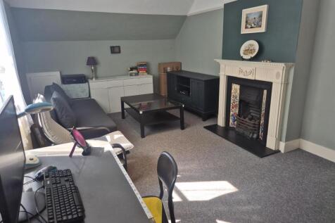 Oaklands gardens, CR8 photo 3
