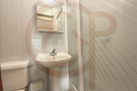 Main bathroom.jpg