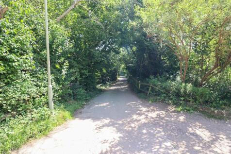 Road to House