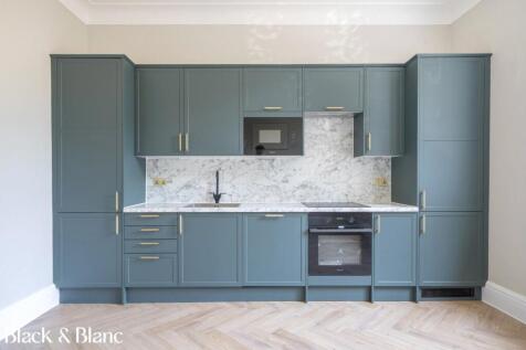 Kitchen/ Living Room