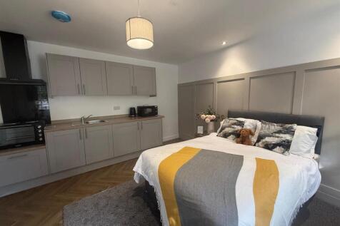 *Own kitchen and bathroom* West Gate, Mansfield photo 4