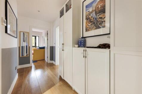 Threaders Apartments E2