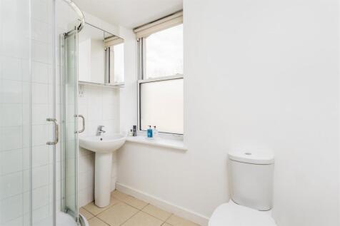 Lettings Hammersmith Shepherds Bush Road- Bathroom