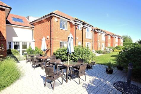 15 Hilborough House - Communal Patio2.jpg