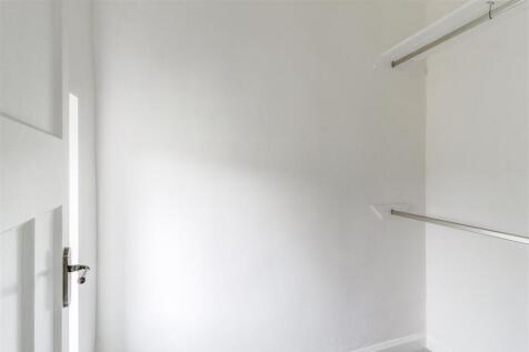 Eastfield Crescent, Finedon, Wellingborough photo 5
